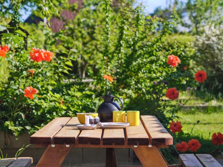 bartha-3km-from-the-sea/