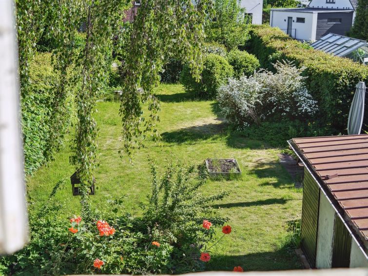 bartha-3km-from-the-sea/