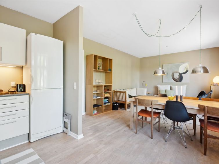 bartha-3km-from-the-sea/