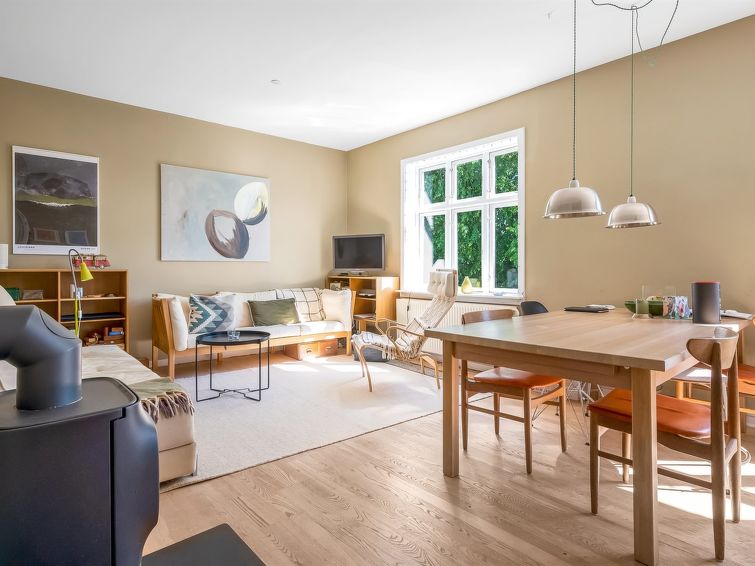 bartha-3km-from-the-sea/