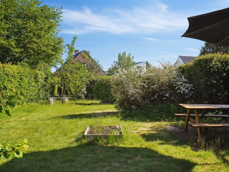 bartha-3km-from-the-sea/