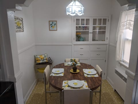 dining area off kitchen