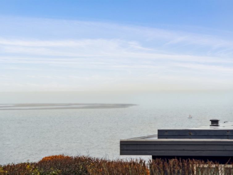 ormar-100m-to-the-fjord/