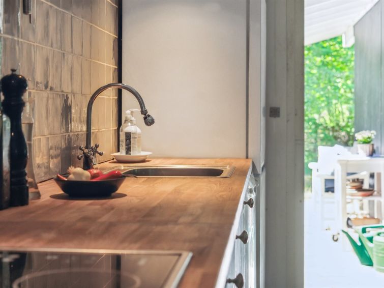 bistra-280m-from-the-sea/