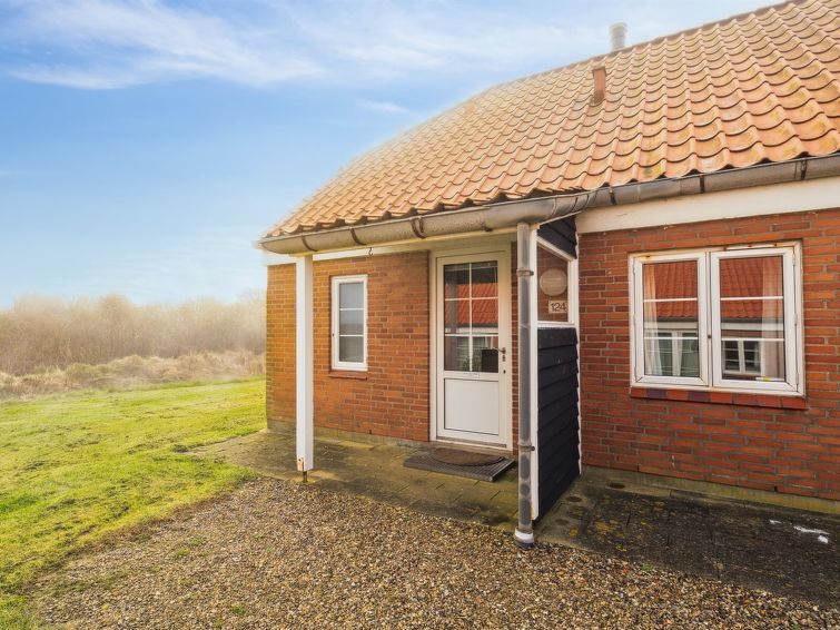 ubbe-200m-from-the-sea/