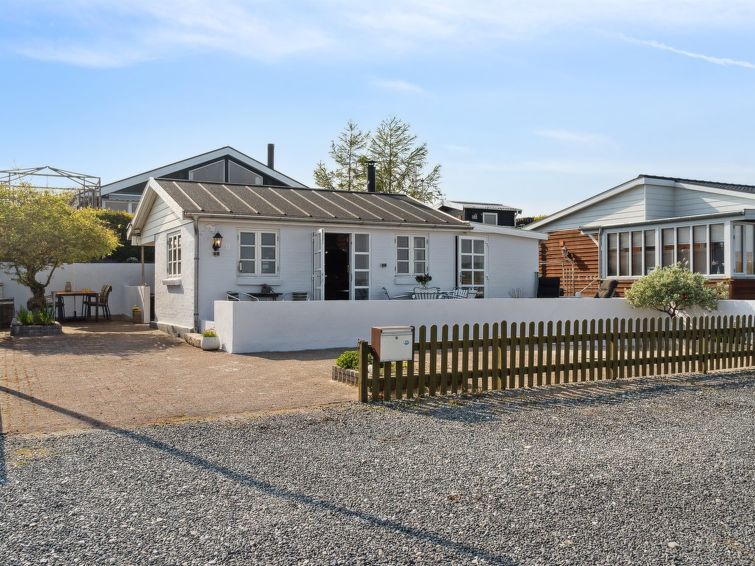 tameka-10m-to-the-fjord/