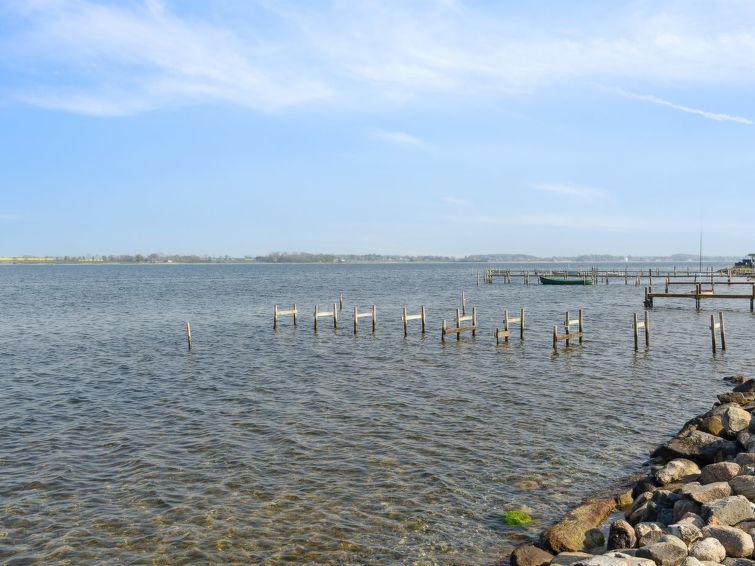 tameka-10m-to-the-fjord/