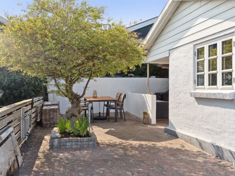 tameka-10m-to-the-fjord/