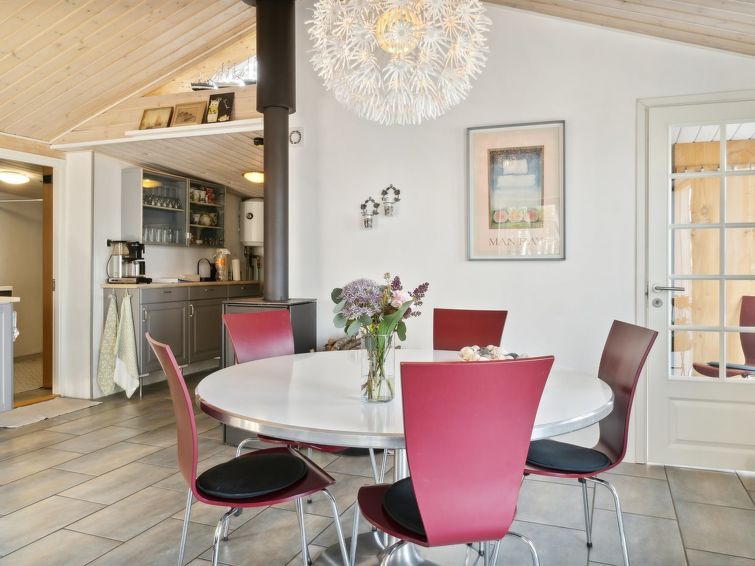 tameka-10m-to-the-fjord/