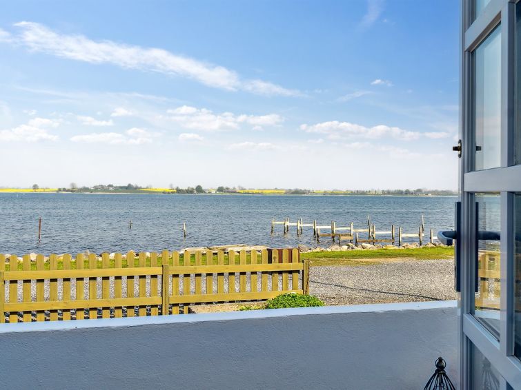 tameka-10m-to-the-fjord/