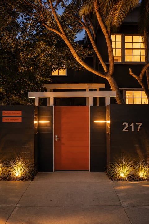 The Venice Beachwood 3
