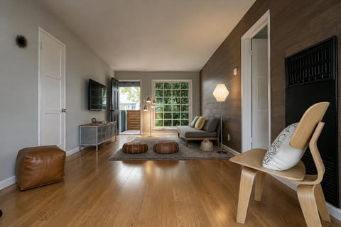 The Venice Beachwood 3
