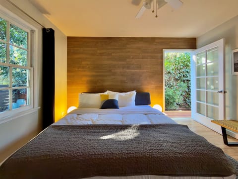 The Venice Beachwood 3