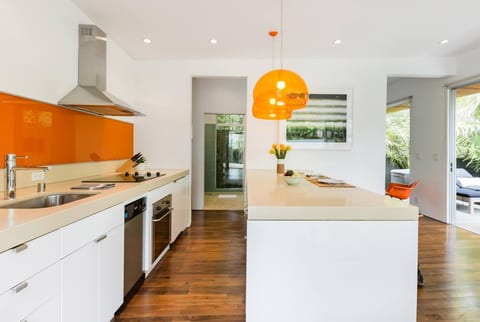 Palms Place