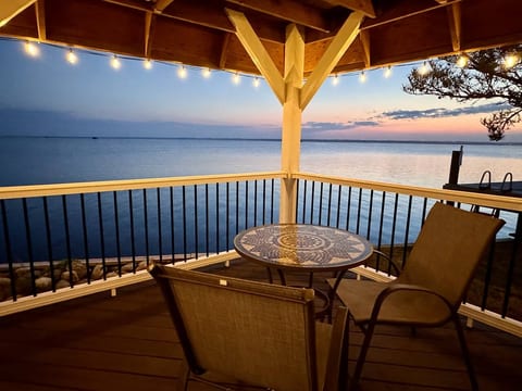 Waterfront Tiny Home-Pool-Kayak-Pets-Pickleball