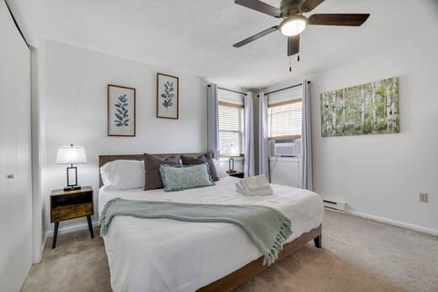 Rest in the brand New King size Zinus Memory Foam Mattress - Pressure Relieving