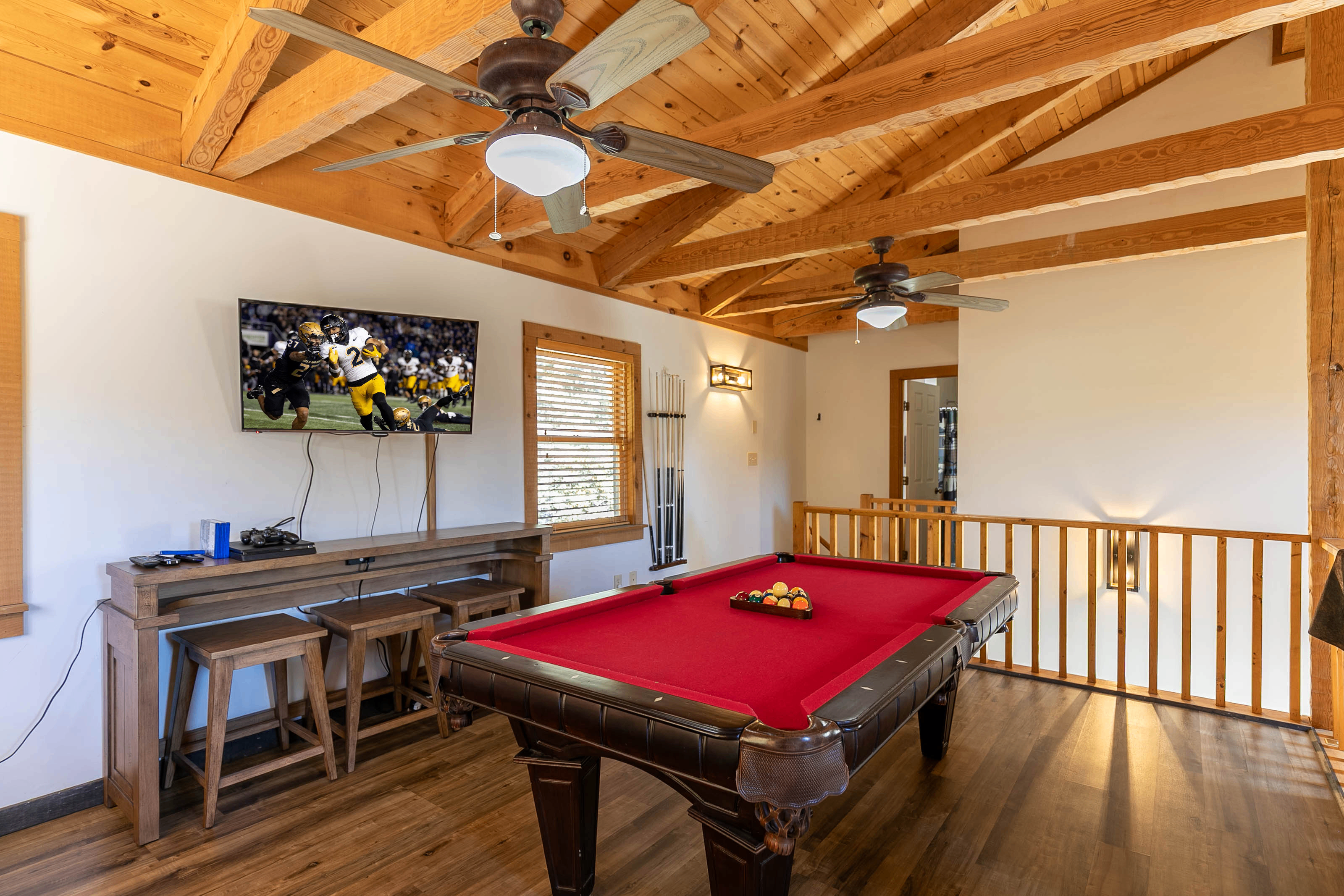 Loft common area- includes pool table and designated work space Close to Boone, Sugar Mt, Banner Elk, Beech Mt