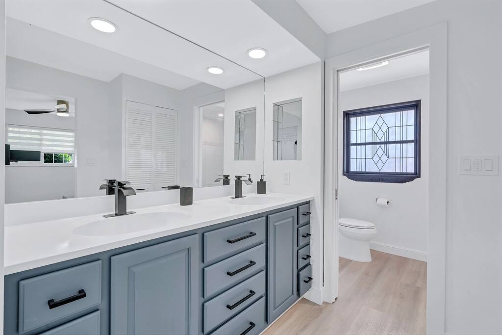 serene-pool-and-spa-home-near-beaches-and-downtown/