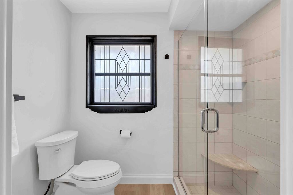 serene-pool-and-spa-home-near-beaches-and-downtown/