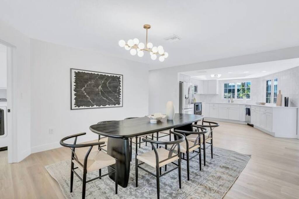 serene-pool-and-spa-home-near-beaches-and-downtown/