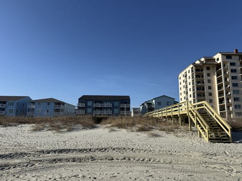 🏴‍☠️ Pirate Ruby's Oceanfront Condo