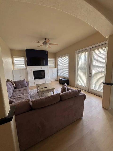 2  Bed 2 Bath Condo in Washington Park image 1