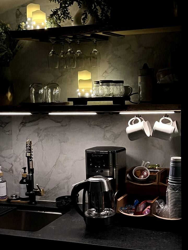 Coffee to start your day and wine glasses to enjoy your favorite wines!