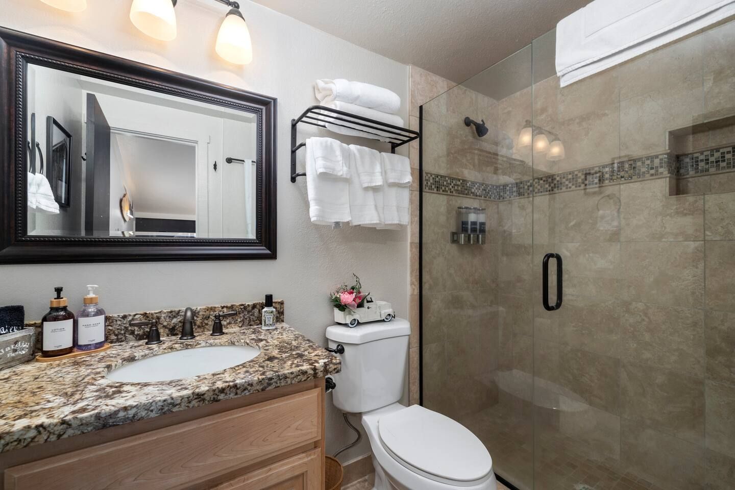 Full Bathroom with bathroom essentials provided!