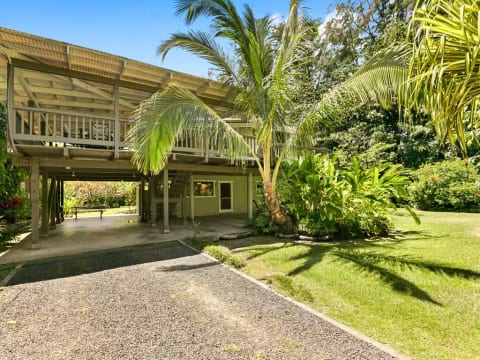 front of house from driveway