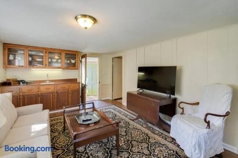 Historic Farmhouse - Jump Mountain Views Lexington