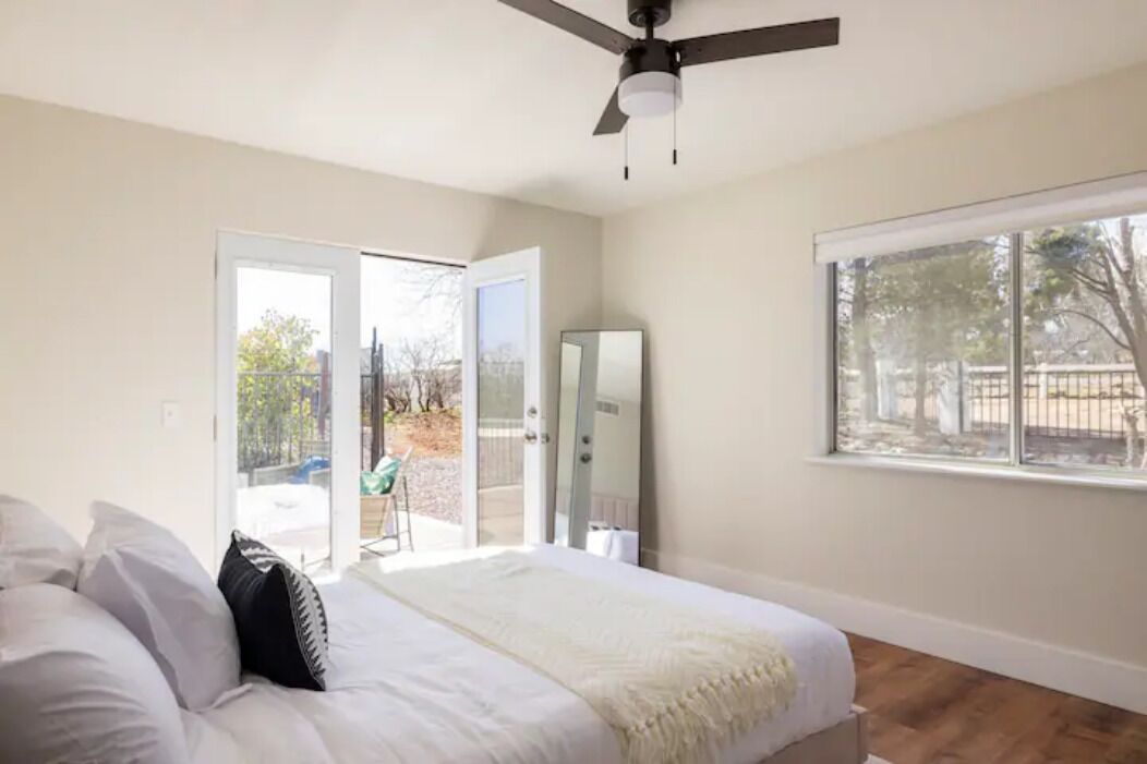 Lux & Cozy ~ Sedona Mountain View ~ Heated Pool & Jacuzzi