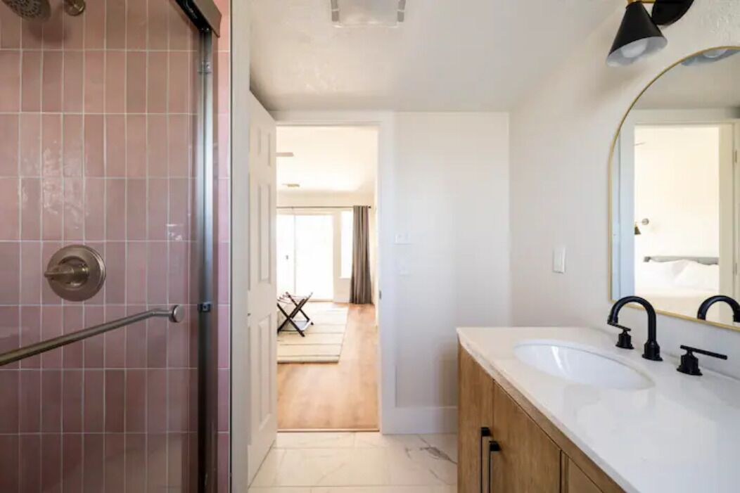 Lux & Cozy ~ Sedona Mountain View ~ Heated Pool & Jacuzzi