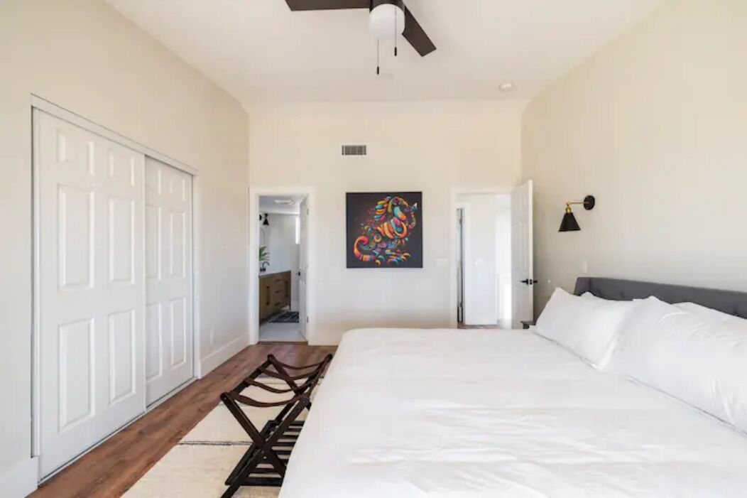 Lux & Cozy ~ Sedona Mountain View ~ Heated Pool & Jacuzzi