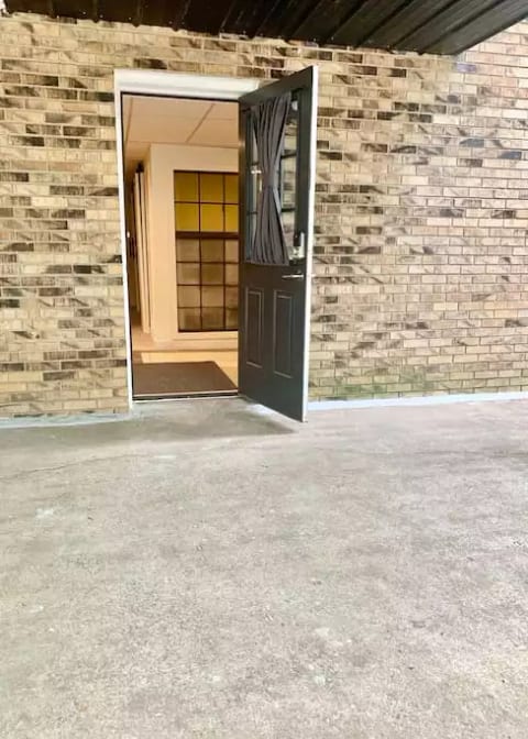The Hidden Gem | Cozy 1BR Near I-24