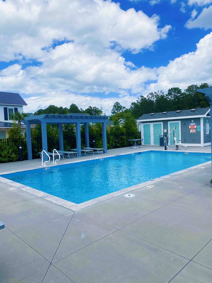 Pool.