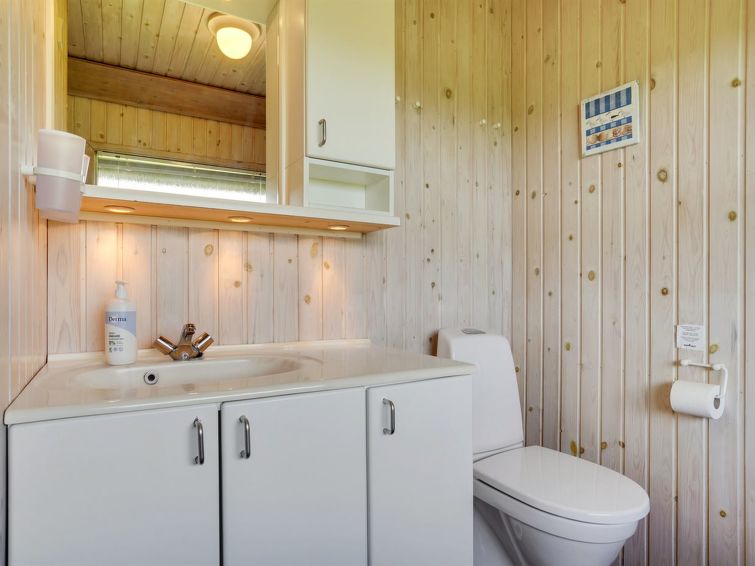 Bathroom - Janne - 400m from the sea in Funen - Bogense