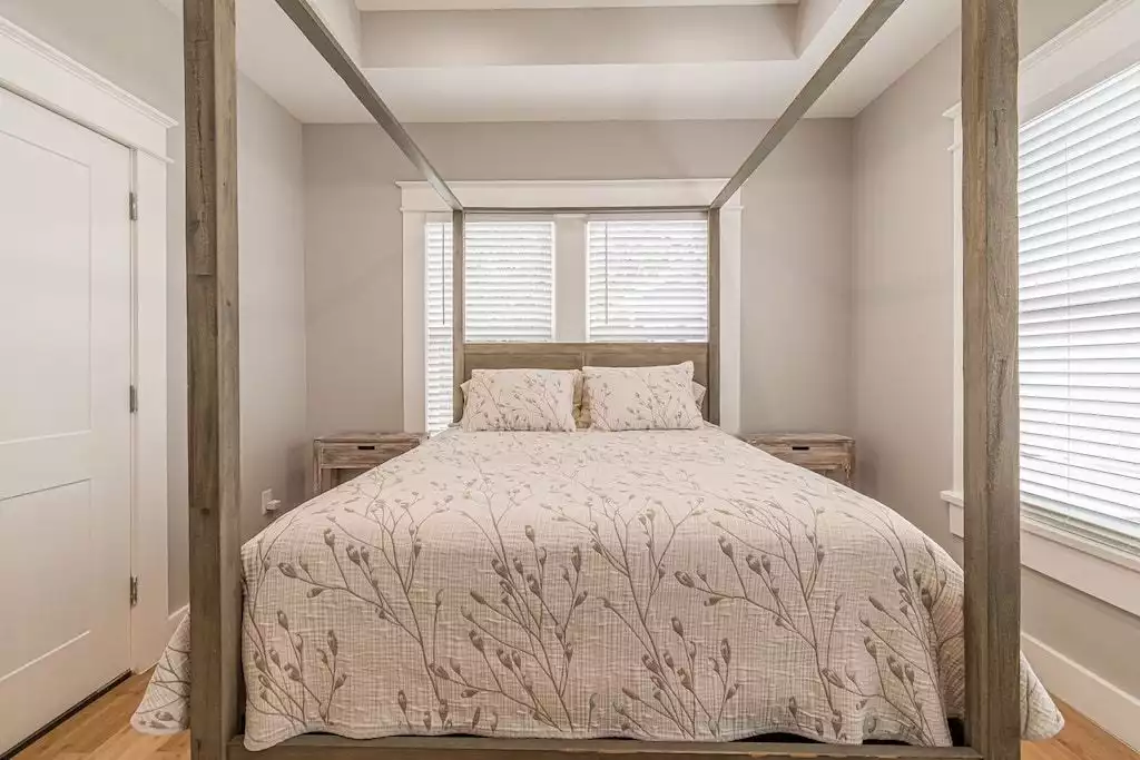 Stunning downtown Lavaca home by Convention Center