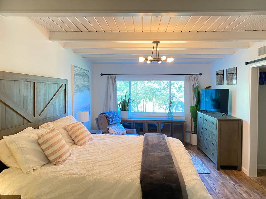 Magnolia Lakehouse