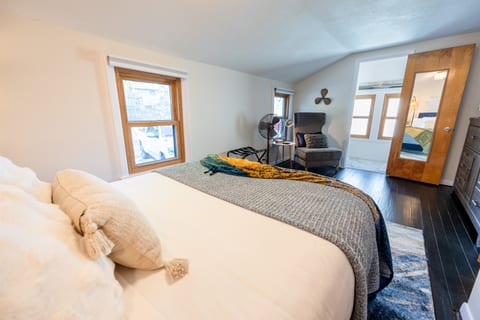 Bed 1 | 2nd Floor | Queen bed