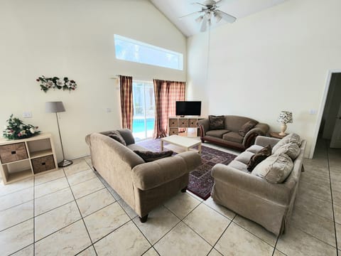 CREEKSIDE (4319BD) - 5BR 3BA Pool Home