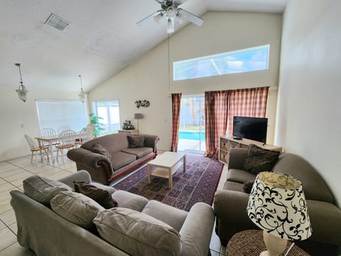CREEKSIDE (4319BD) - 5BR 3BA Pool Home