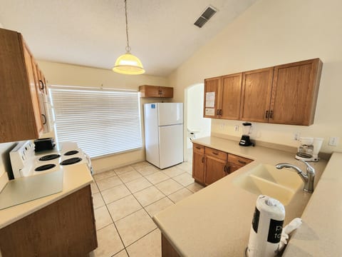 CREEKSIDE (4319BD) - 5BR 3BA Pool Home