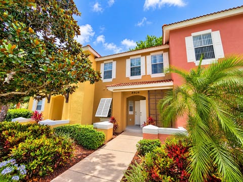 EMERALD ISLAND (8409BL) - 3BR 2.5BA Townhome, Gated Resort