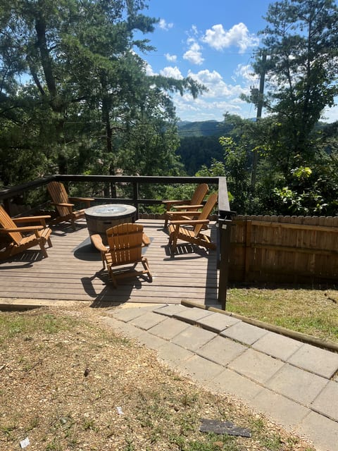 🥃 Whiskey Barrel | Rustic 3BR, Pet-Friendly Cabin in The Forge