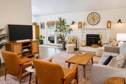Modern, comfortable & homey.