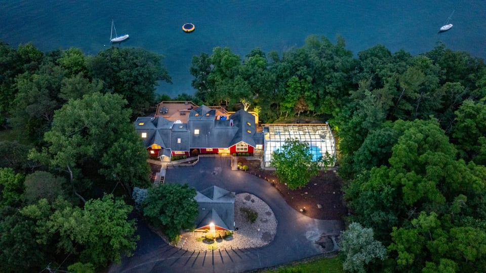 Maison au bord du lac avec jacuzzi et piscine couverte - Canandaigua