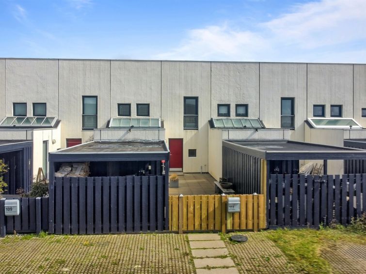 virpi-1km-from-the-sea/