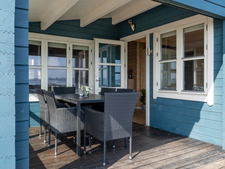 gyrth-20m-to-the-fjord/