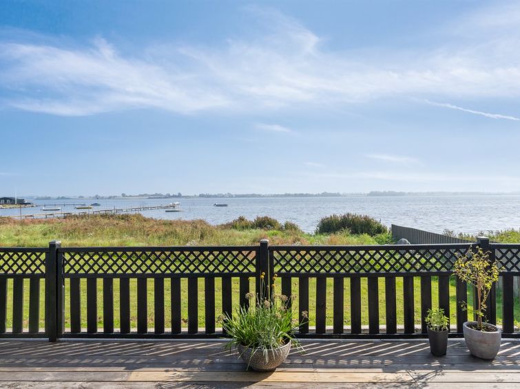 gyrth-20m-to-the-fjord/