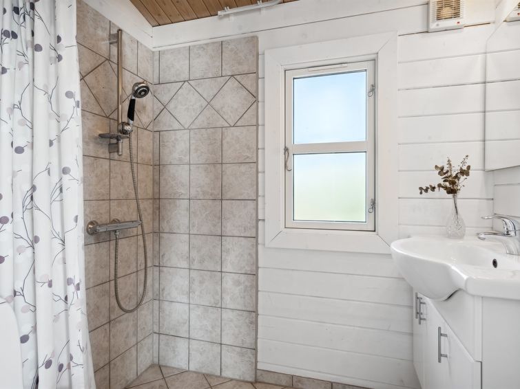 gyrth-20m-to-the-fjord/